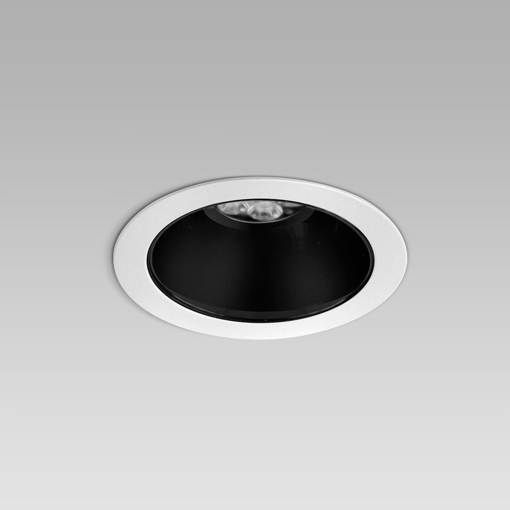 Apparecchi da incasso a soffitto Apparecchio da incasso a soffitto per illuminazione di interni compatto ed elegante, dalla forma tonda, con cornice o trimless