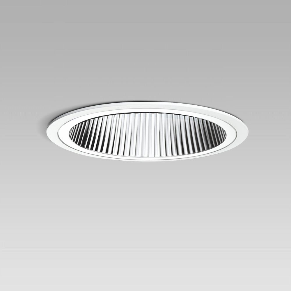 Apparecchio da incasso a soffitto per l'illuminazione di interni, dal design elegante e dalla minima profondità di incasso, con riflettore metallizzato e Professional LED